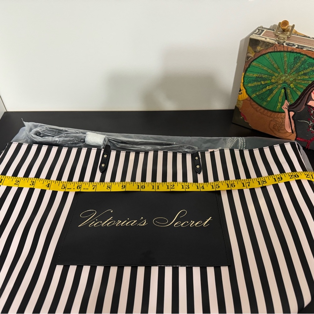 NWT Victoria Secret Black and white Tote Bag with front pocket